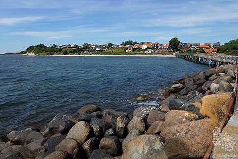 Blick vom kleinen Insel-Hafen auf Arnager, Insel Bornholm, Daenemark