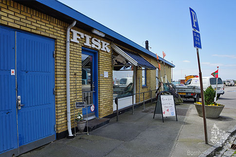 Fischgeschaeft, Hafen, Roenne, Insel Bornholm, Daenemark