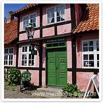 Eingang zum Museumshof Erichsens Gård museum, garten, erichsens gaard, roenne, bornholm