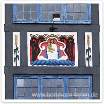 Marienrelief am Giebel von Fru Petersens Cafe relief, giebel, fru petersens cafe, ostermarie, bornholm