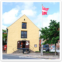 Nexø Museum - Eingang nexoe, museum, bornholm