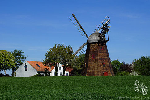 Svanemoellen Windmuehle in Svaneke, Insel Bornholm, Daenemark