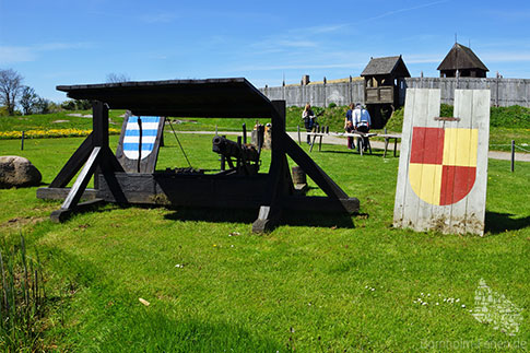 Historische Schießvorführung in Bornholms Mittelalterzentrum, Insel Bornholm, Dänemark