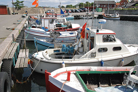 Fischerboote, Hafen, Tejn, Insel Bornholm, Daenemark