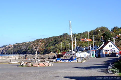 Maritimes Flair am Hafen von Vang, Insel Bornholm, Daenemark