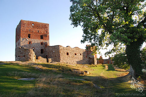 Burgturm, Burg Hammershus, Insel Bornholm, Daenemark