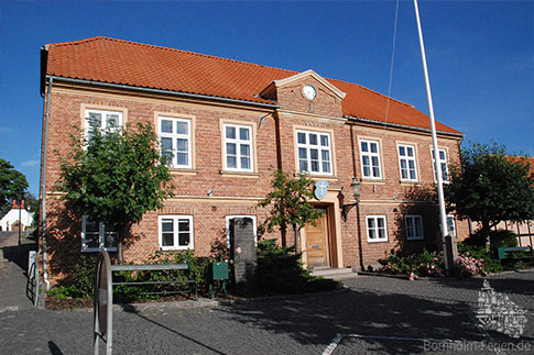 Im Rathaus von Hasle ist die Touristeninformation untergebracht, Bornholm, Dänemark