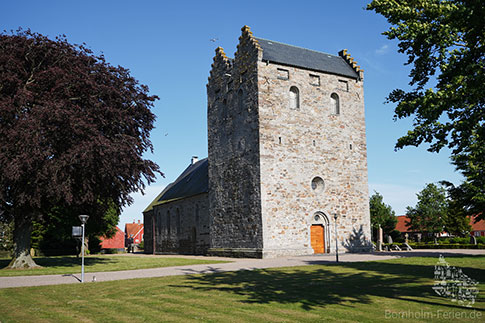 Turm, Aakirke, Aa Kirche, Insel Bornholm, Daenemark