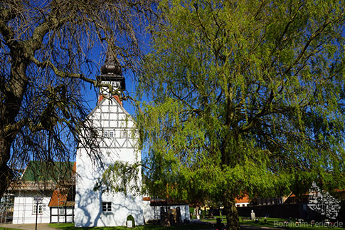 Die Fachwerkkirche von Nexoe, Insel Bornholm, Daenemark
