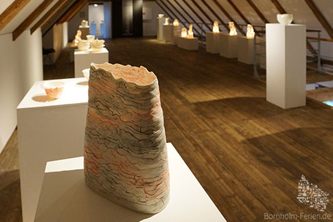 Kunsthandwerks-Ausstellung im Kunstzentrum, Kulturzentrum Groenbechs Gaard, Hasle, Insel Bornholm, Daenemark
