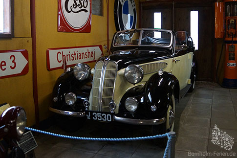 BMW Oldtimer im Automobilmuseum in Aakirkeby, Insel Bornholm, Dänemark
