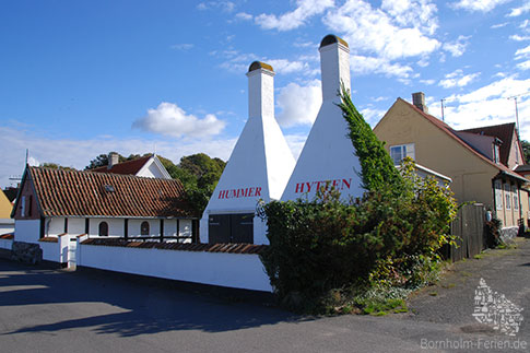 Das kleine Restaurant oder Edelimbiss Hummer Hytten am Hafen von Listed, Insel Bornholm, Dänemark