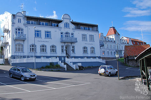 Hotel, Hafen, Sandvig, Insel Bornholm, Daenemark