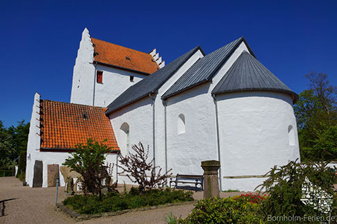 Sankt Bodils Kirke mit Anbauten, Bornholm, Dänemark